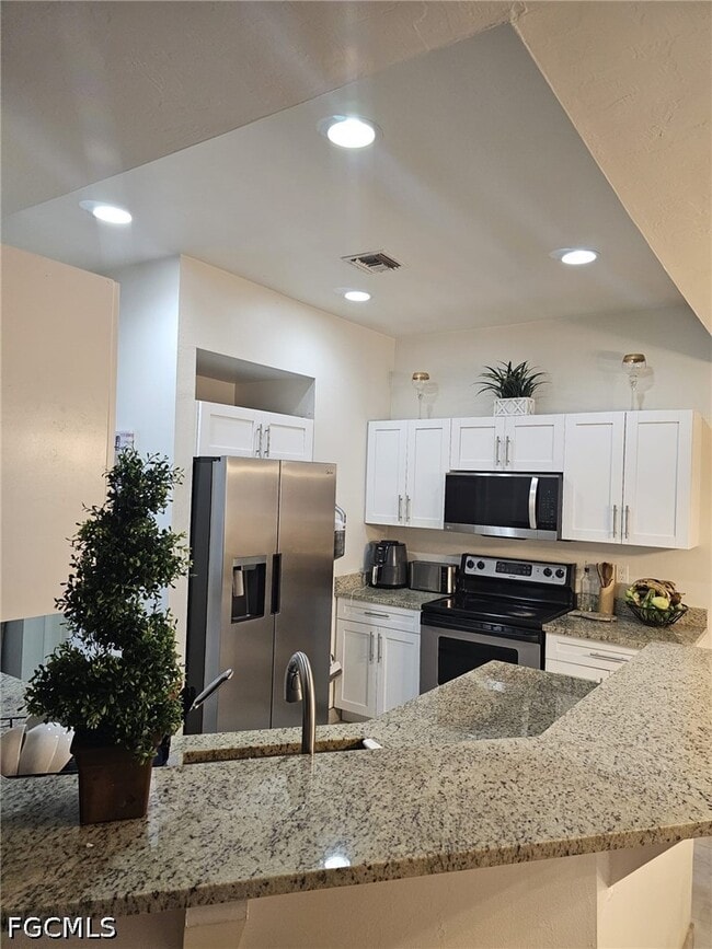 Building Photo - 918 NE 13th St