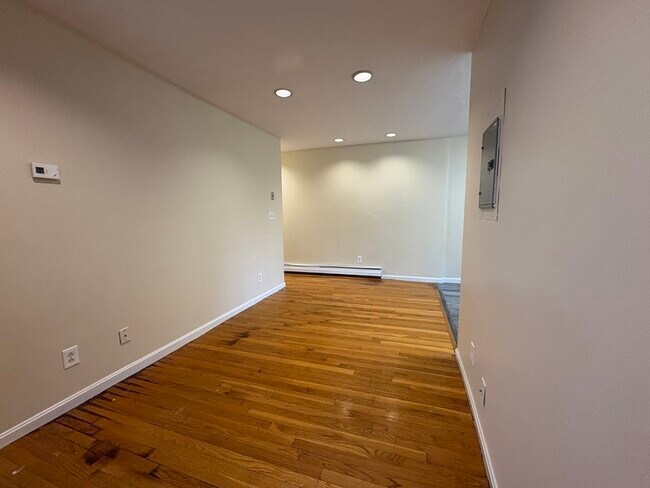 Building Photo - 6 Northey St