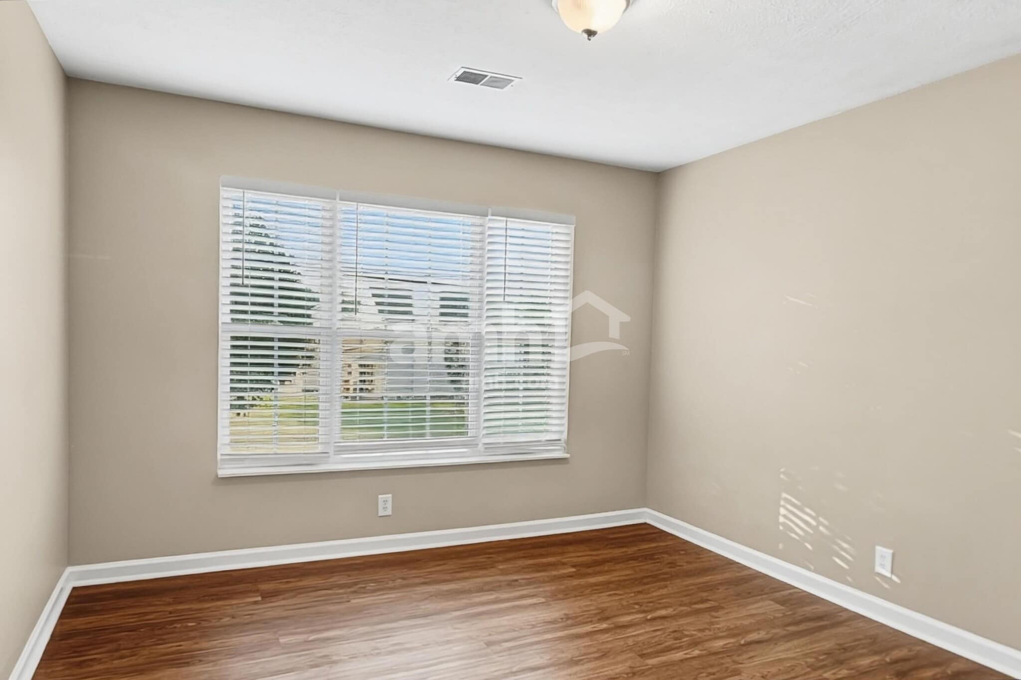 Building Photo - 4060 Longfellow Dr