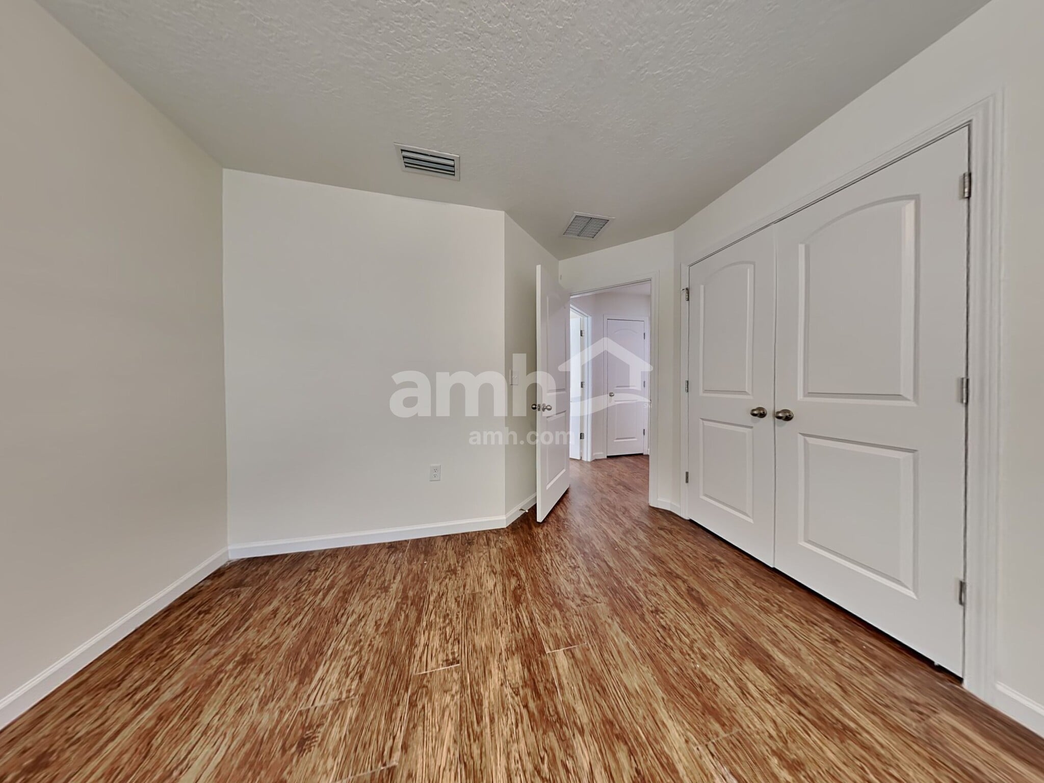 Building Photo - 3325 Bradley Creek Pky