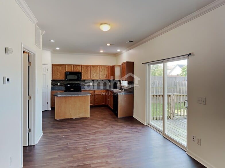 Building Photo - 661 Wolfeboro Ln