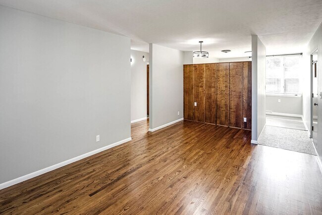 Building Photo - Amazing 2-Bedroom Apartment in Millard!