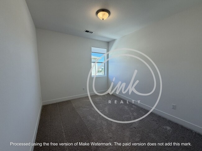 Building Photo - Beautiful Newly Built Townhome In Jenuane Community