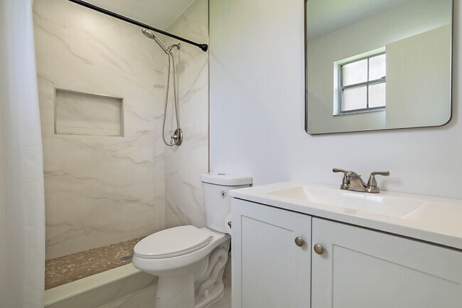 Building Photo - 5241 Breadfruit Cir