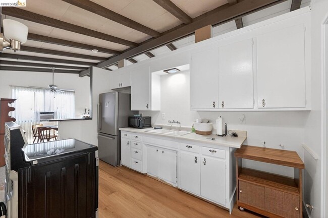 Building Photo - 16 Bryan Ave