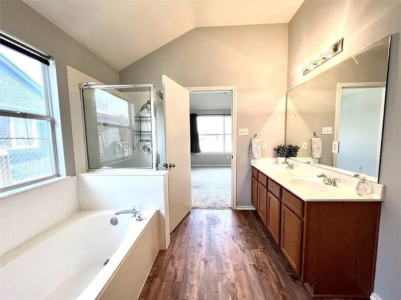 Building Photo - 2603 Hill Street Cove