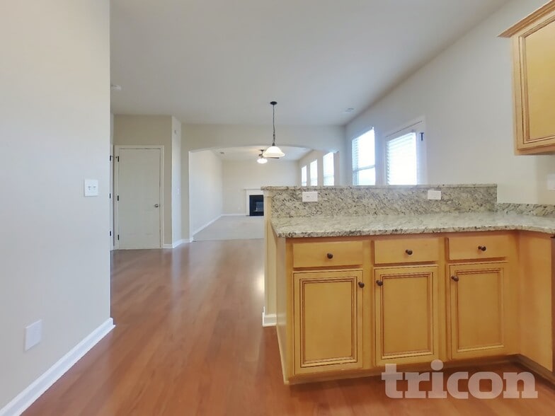 Building Photo - 266 Creek View Ln