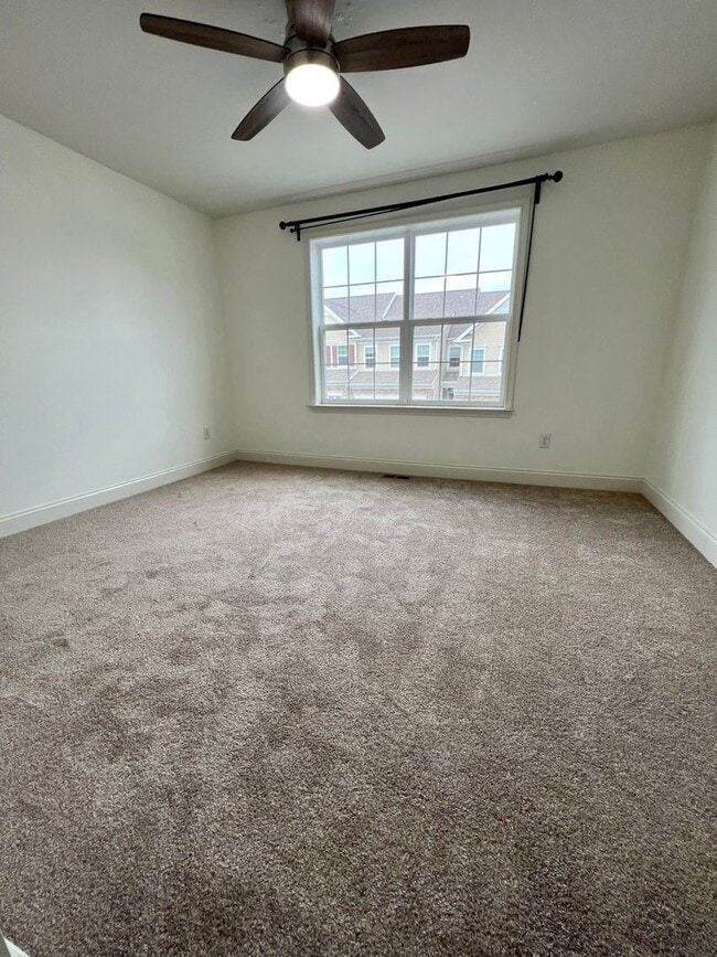 Building Photo - Luxurious 4-Bedroom Corner Townhome in Newtown Square! Available mid-April!