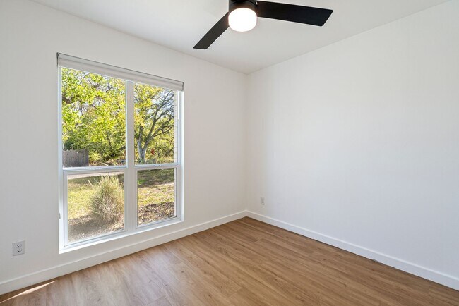 Building Photo - Beautifully Renovated East Austin Home with Large Fenced Yard