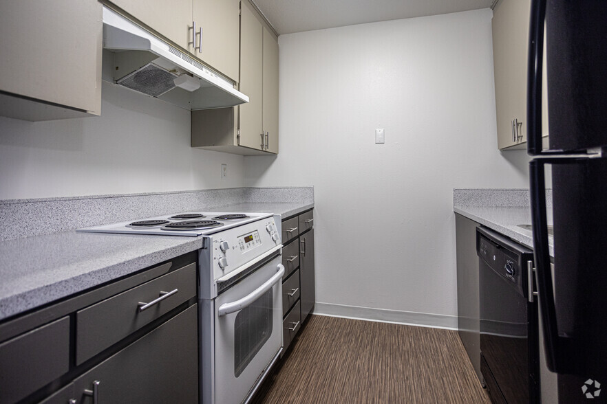 1BR, 1BA - 676 SF - The Hanover Apartment Homes