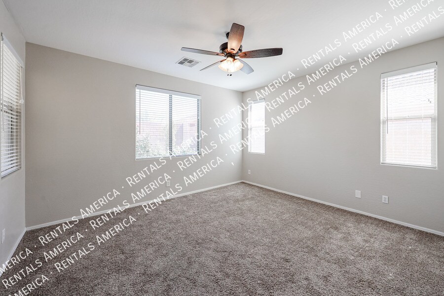 Building Photo - 16926 W Nottingham Way