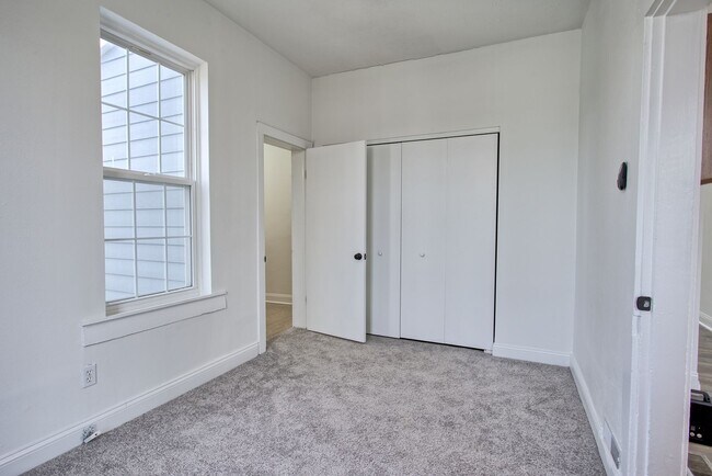 Building Photo - 237 S Fillmore St