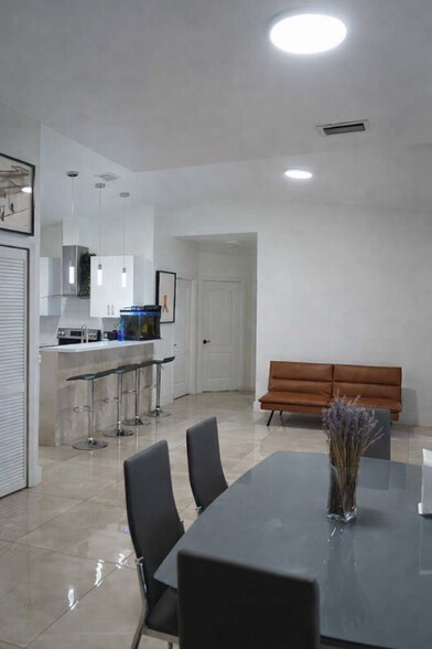 Building Photo - 16909 SW 141st Ct