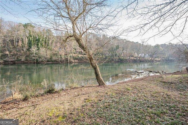 Building Photo - 4562 Columns Dr SE