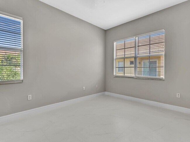 Building Photo - 2751 Ravella Way