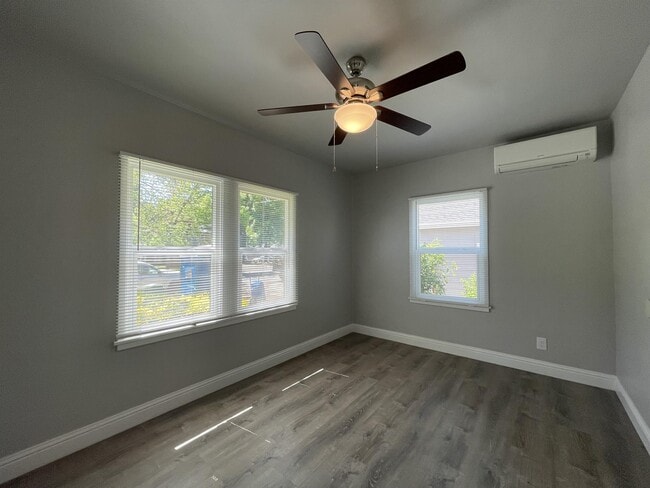 Building Photo - 446 W Sacramento Ave