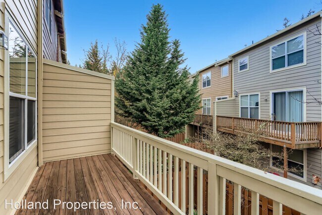 Building Photo - 3 br, 3 bath House - 2155 NE Cadbury Ave