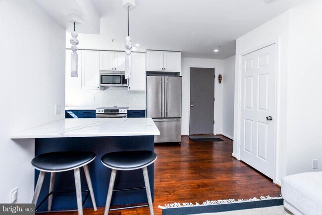 Building Photo - 1386 Bryant St NE