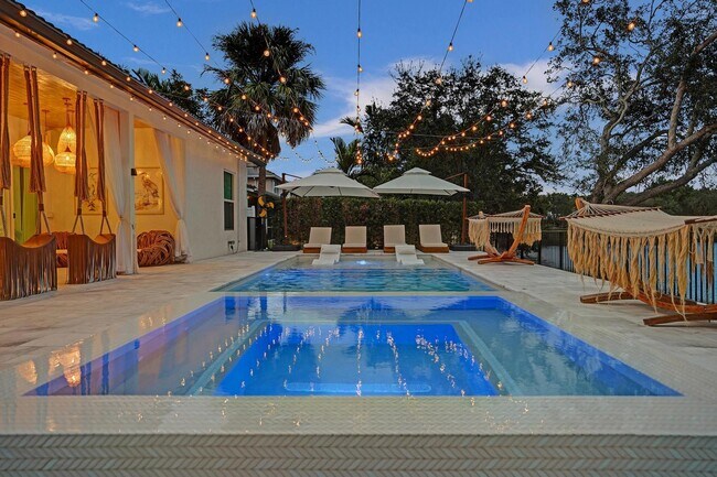 Building Photo - 10424 NW 59th Pl