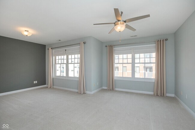 Building Photo - 517 N Park Ave