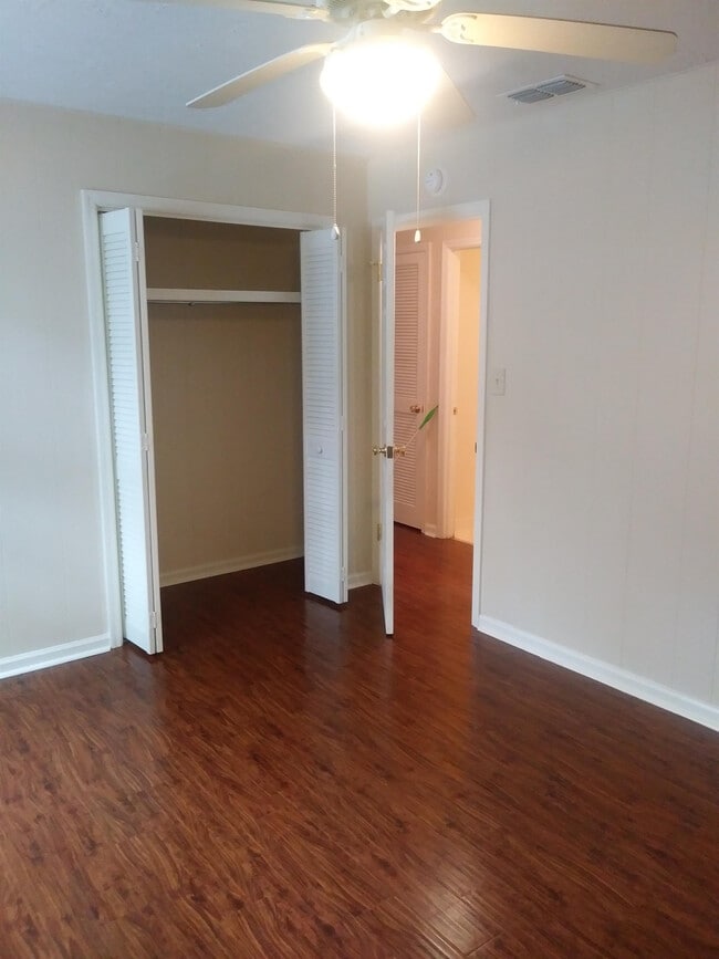 Building Photo - 1627 Coombs Dr