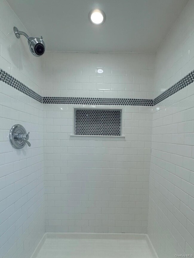 Building Photo - 12 Sayer St