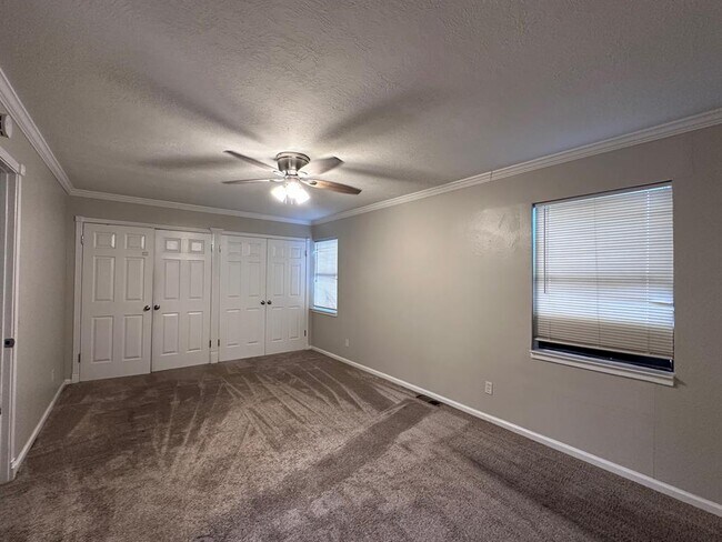 Building Photo - 186 Kona Dr
