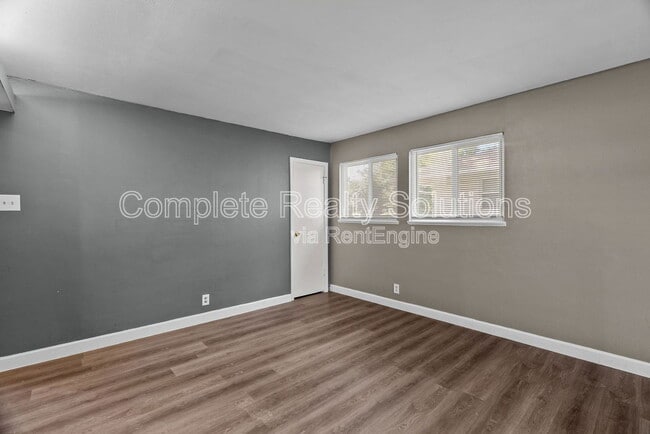 Building Photo - 10720 Spring Garden Dr
