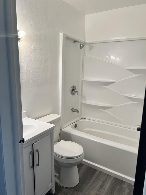 Building Photo - 4044 Crest Dr