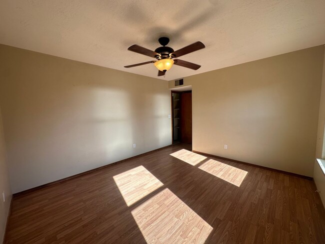 Building Photo - 3 Bedroom 2 Bathroom Home available to rent in Farmington