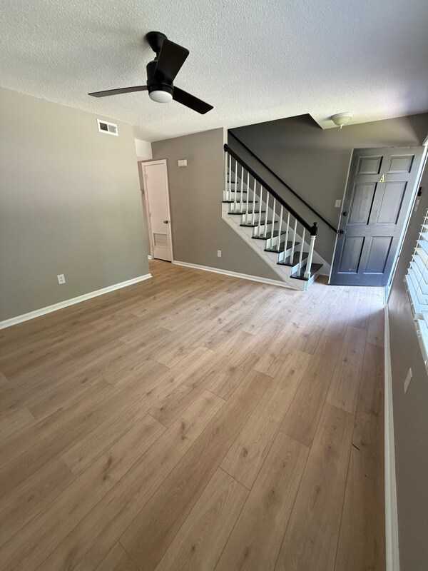 Building Photo - 1405 Harth Dr