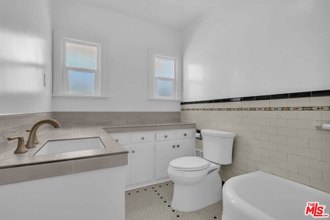 Building Photo - 6131 W 5th St