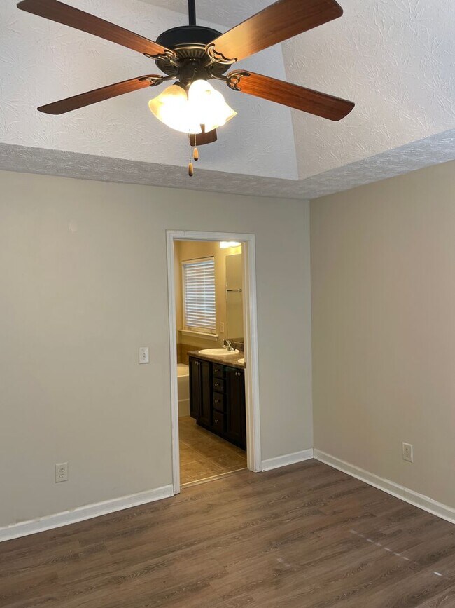 Building Photo - 506 Old Mill Way