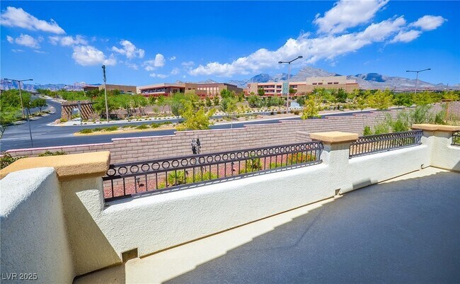 Building Photo - 685 Catalina Aisle St