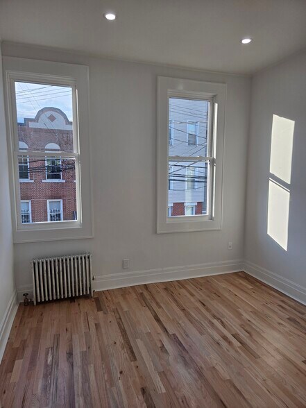 Building Photo - 2377 32nd St