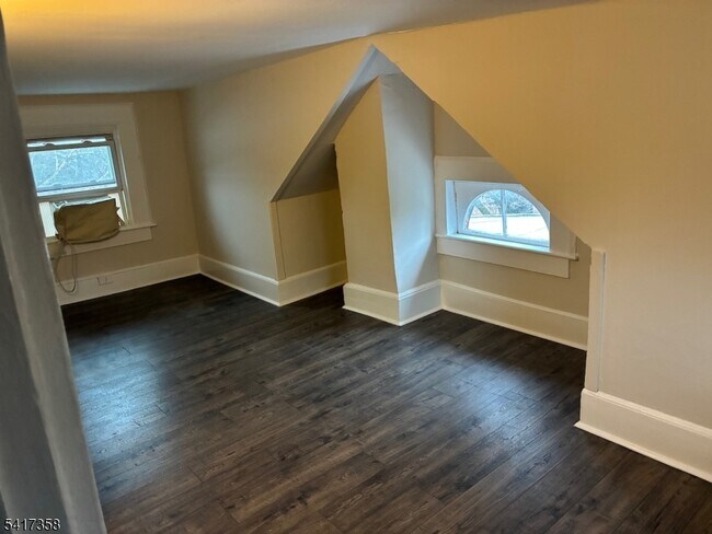 Building Photo - 36 Cross St