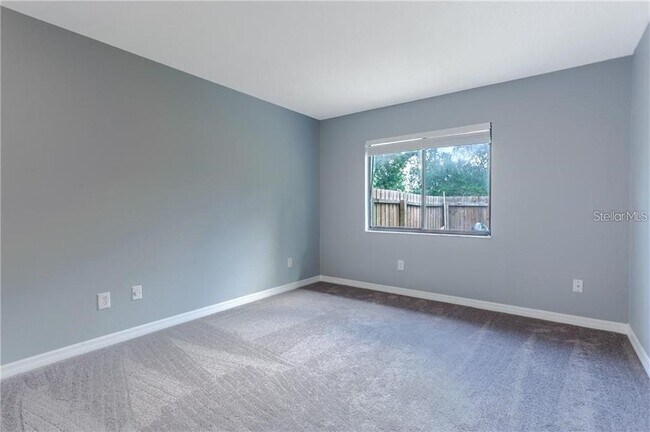Building Photo - 2038 Crowley Cir W