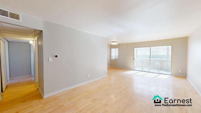 Building Photo - 3 + 2 Bright and Spacious Condo Near Ventu...