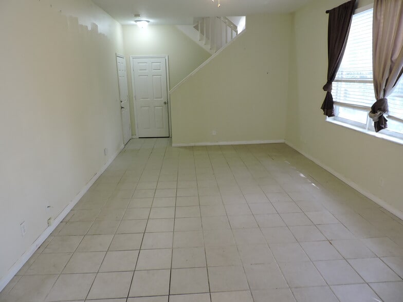 Building Photo - 1708 Pierside Cir