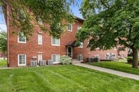 Building Photo - 100 Grandview Ct
