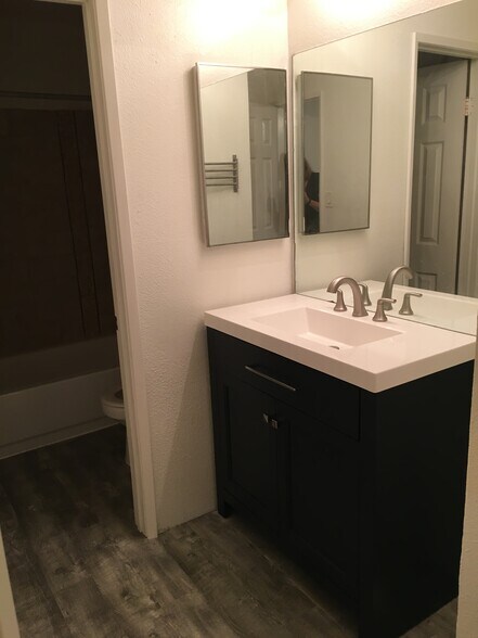 Building Photo - 7445 Charmant Dr