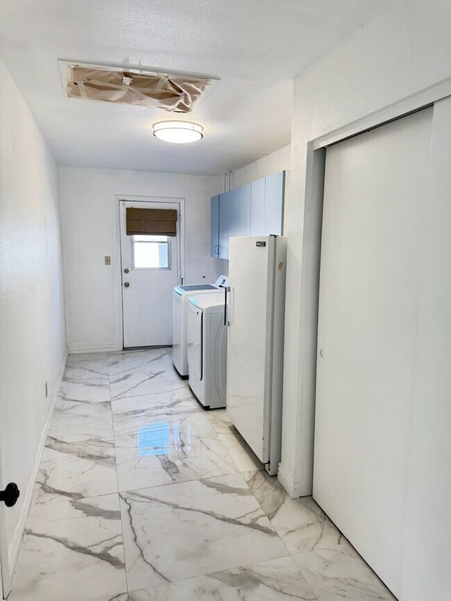 Building Photo - Dobson Ranch 4 bedroom rental
