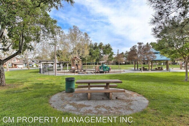 Building Photo - 2 br, 1 bath House - 5488 Judith St. #2