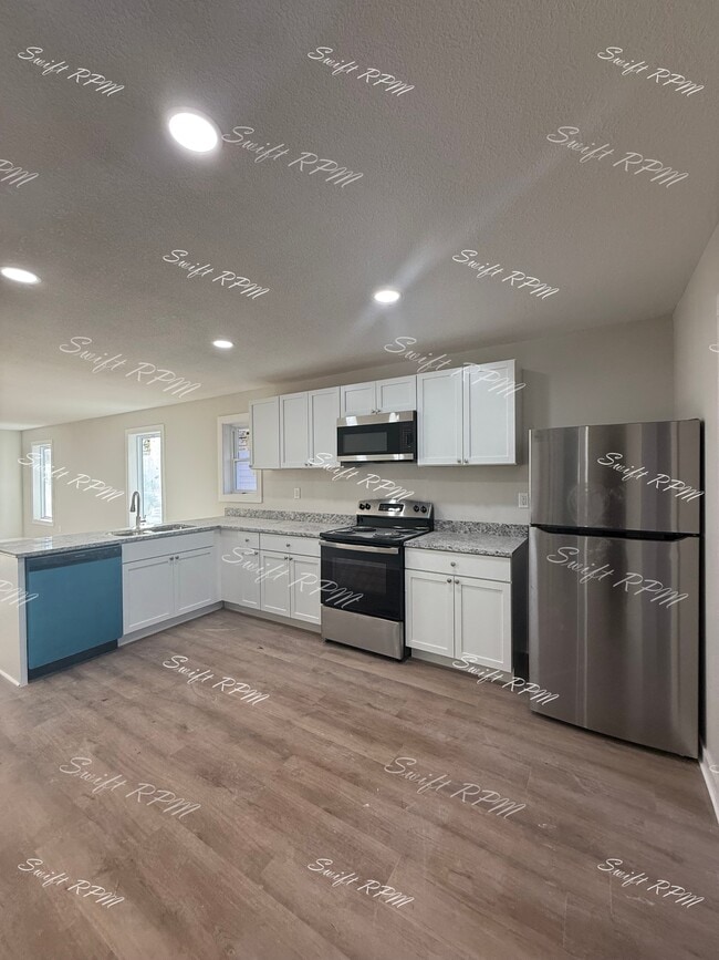 Building Photo - 1036 Oakland Ave