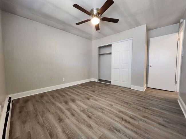 Building Photo - Updated 2-Bed, 1-Bath Apartment – On-Site Laundry | Move-In Special: Get 50% Off Your First Month...