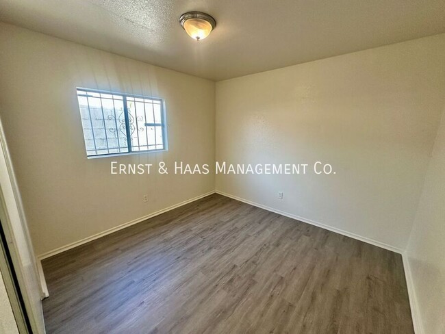 Building Photo - Lovely 2 Bedroom Apartment in Long Beach!