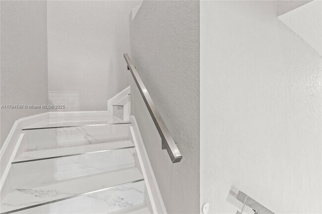 Building Photo - 221 SW 159th Way