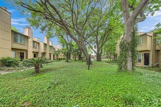 Building Photo - 1500 Sandy Springs Rd