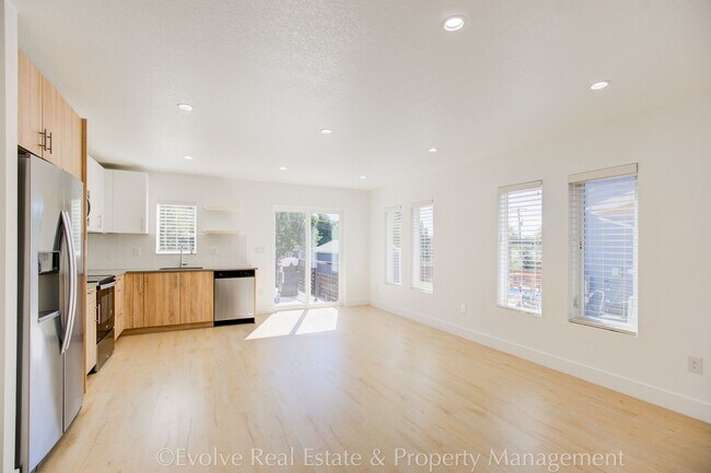 Building Photo - Evolve Real Estate: Stunning Smart Home in Vibrant West Denver! Available March 27th