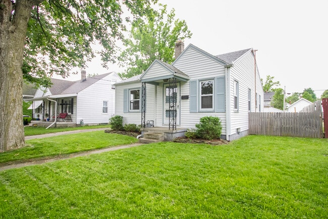 Building Photo - 320 Somerset St